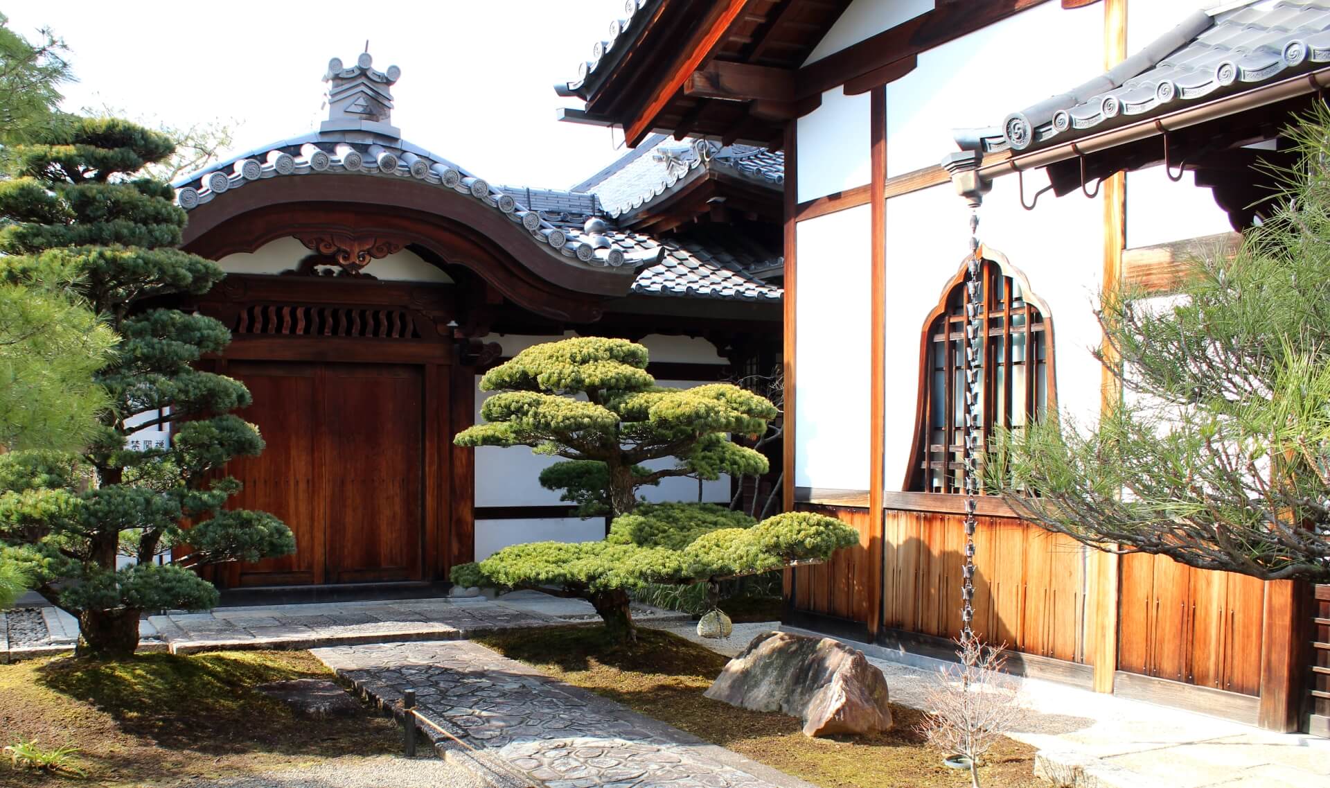 JAPANISCHE GÄRTEN
