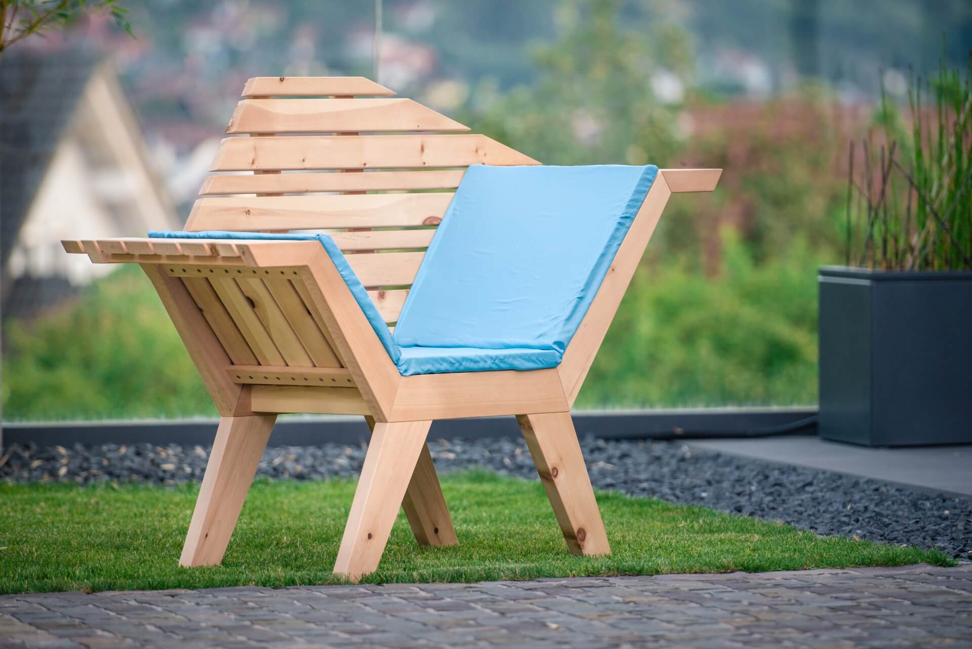 HOLZ GESTALTET LEBEN
